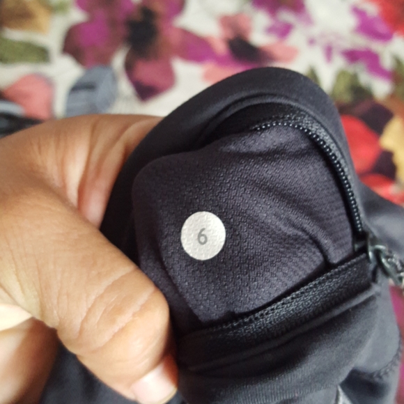 Lululemon Inspire Crop - Picture 8 of 9